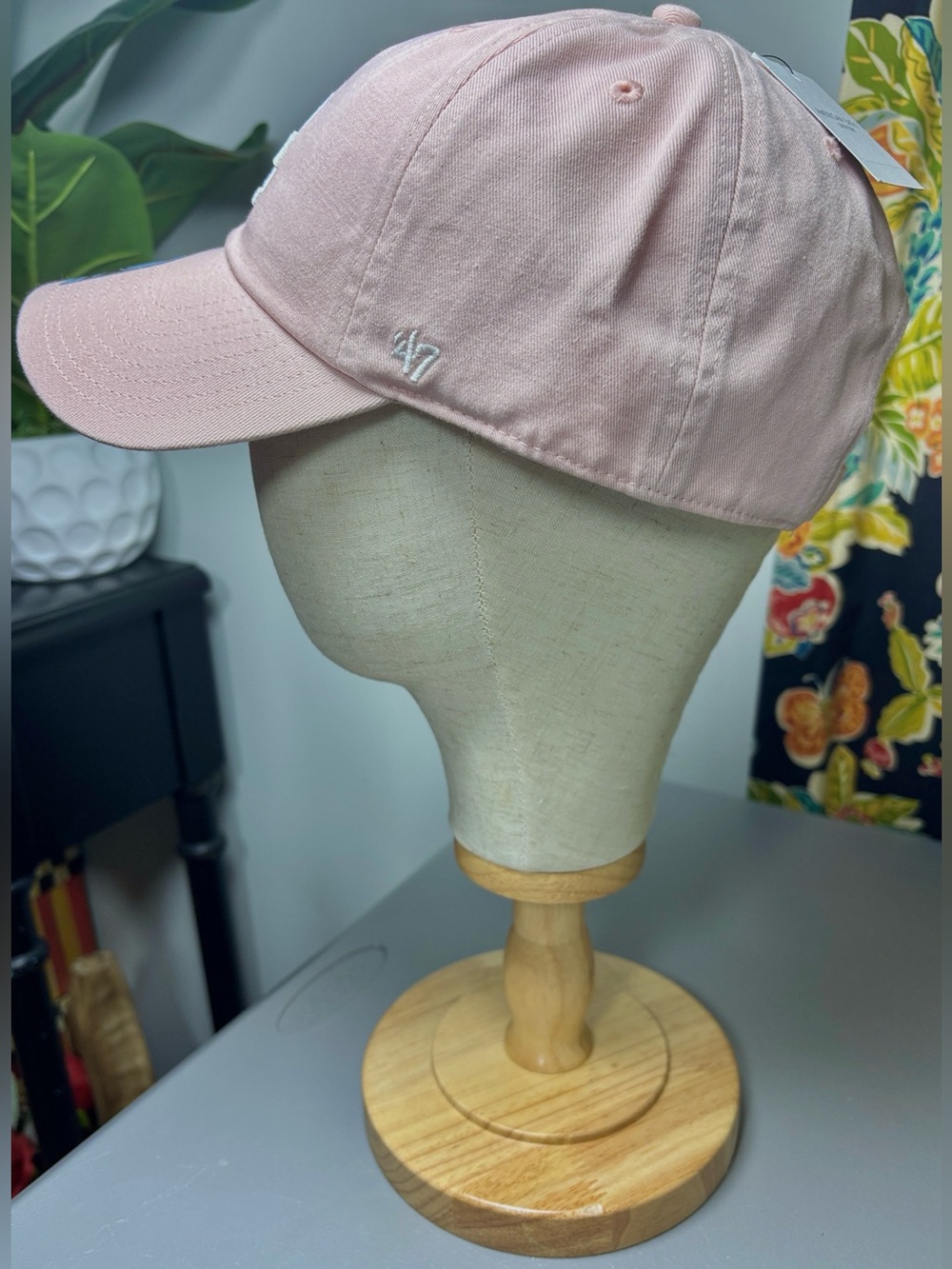 '47 Los Angeles Dodgers Pink American Eagle Baseball Hat - Picture 4 of 5